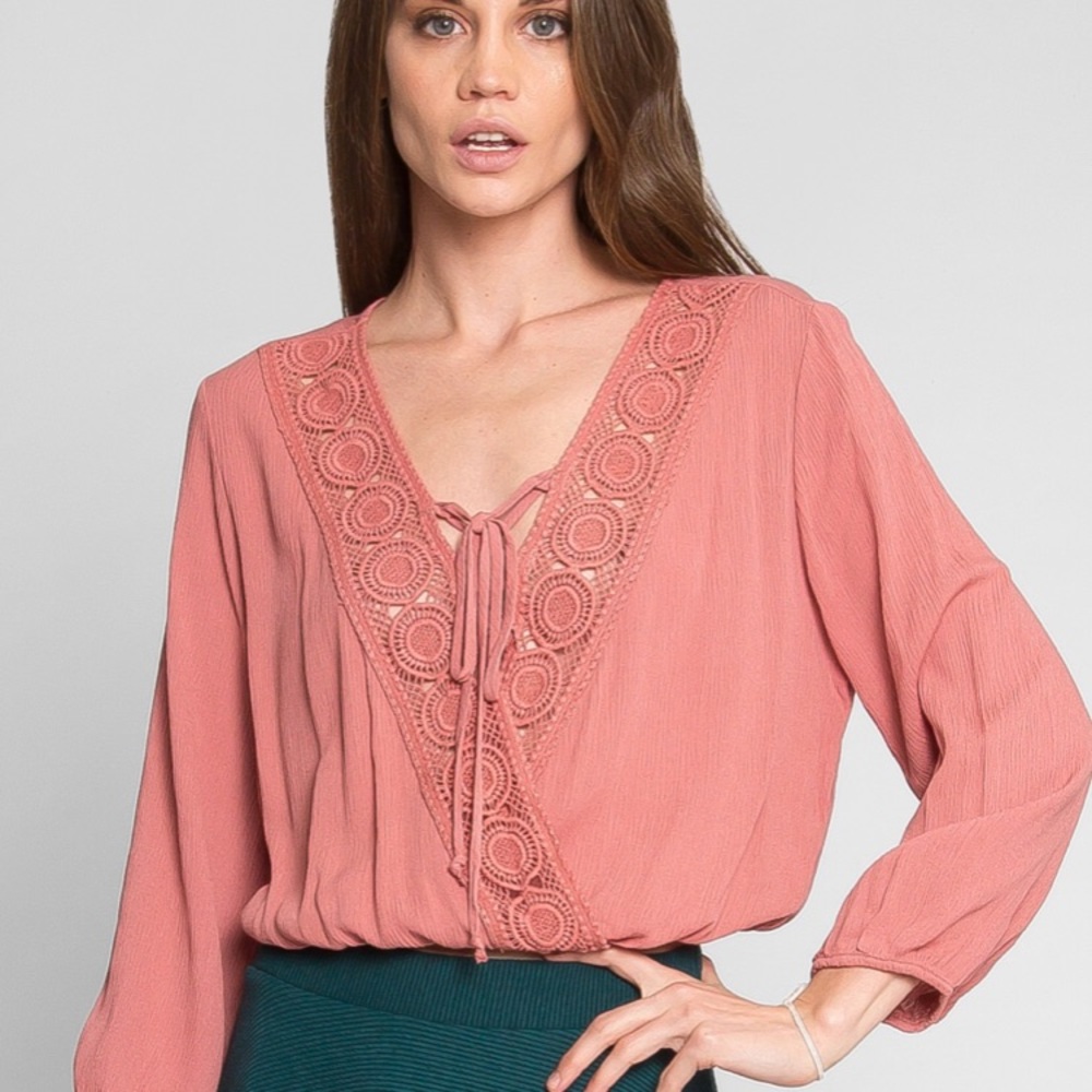 Wild Heart deep v detail top in pink - Picture 2 of 3